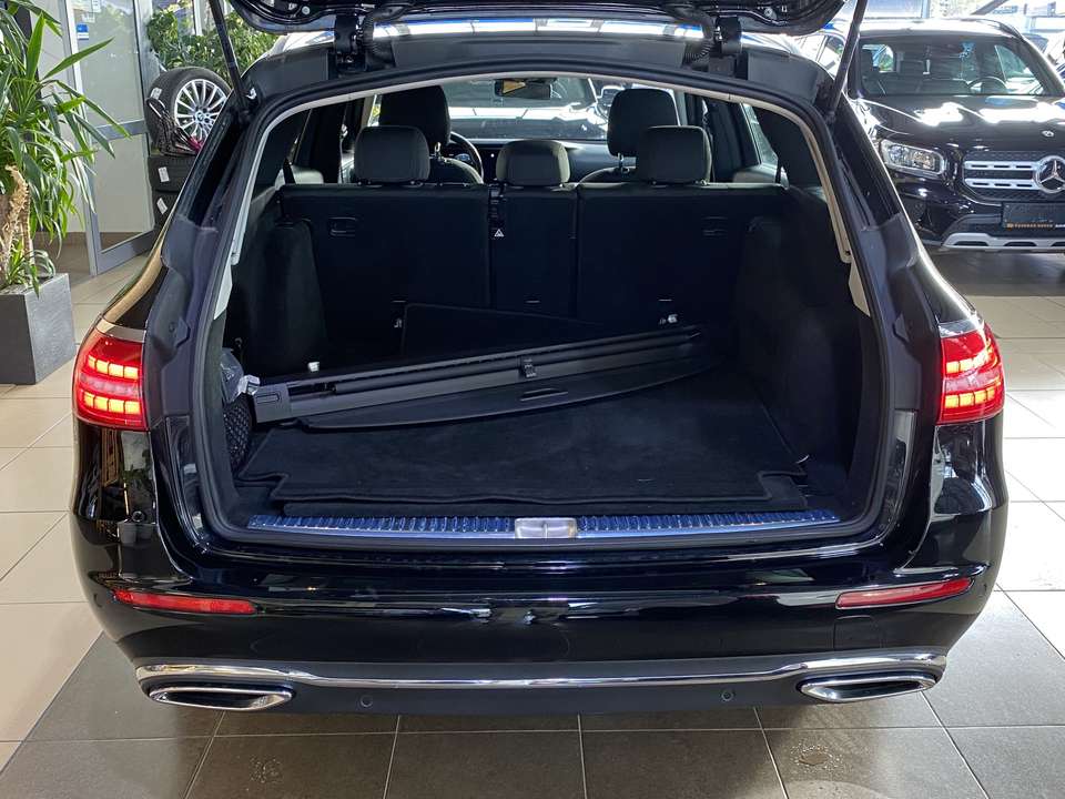 Mercedes-Benz E 300 - Imagem 6