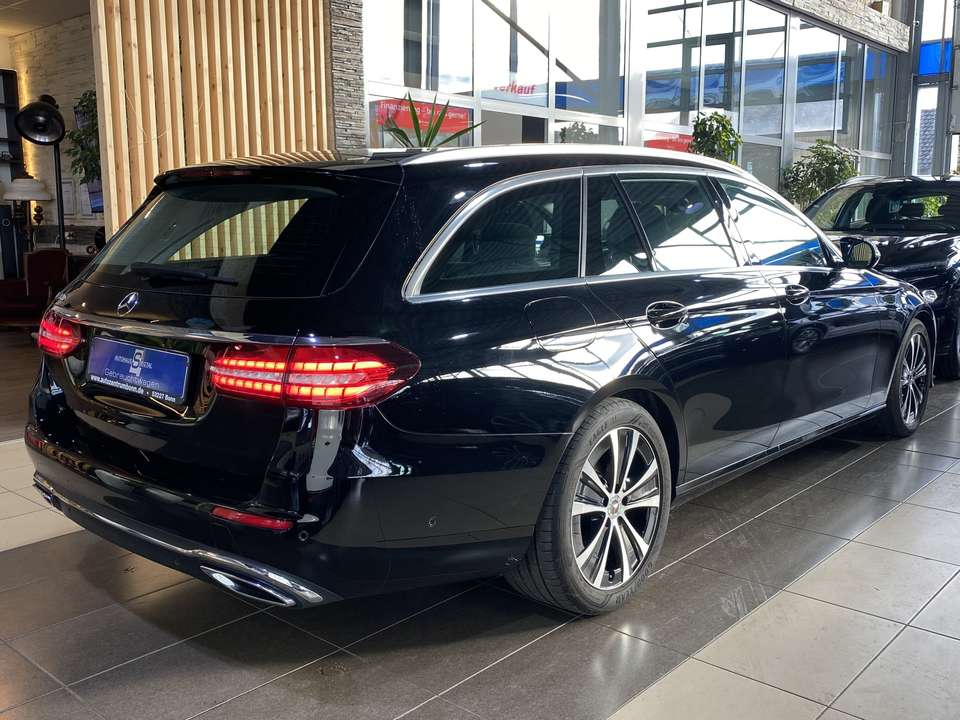 Mercedes-Benz E 300 - Imagem 8