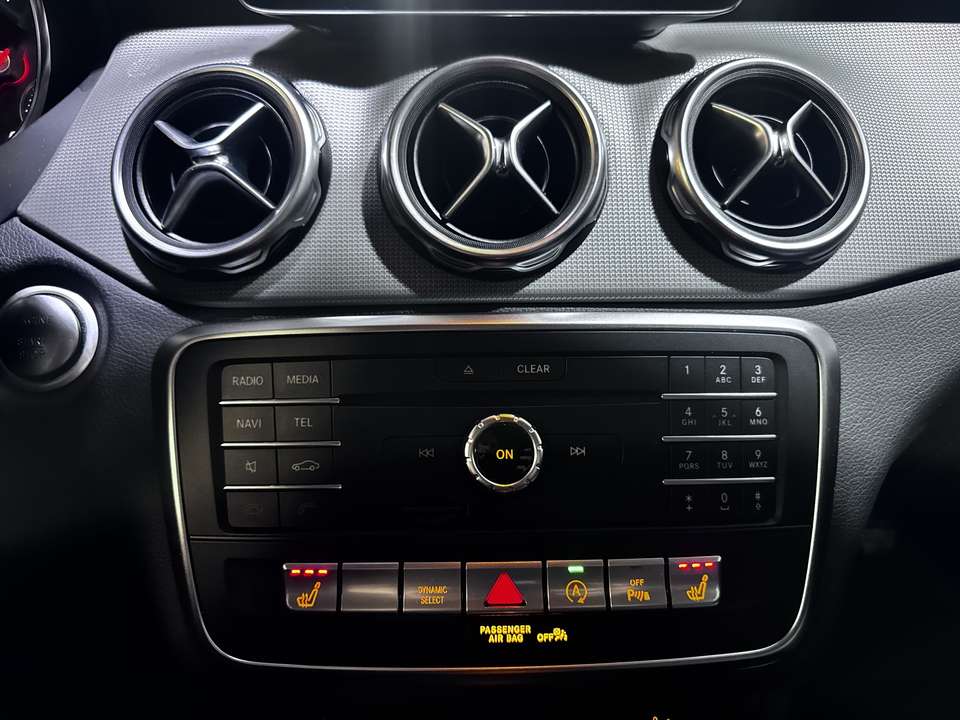 Mercedes-Benz GLA 200 - Imagem 11