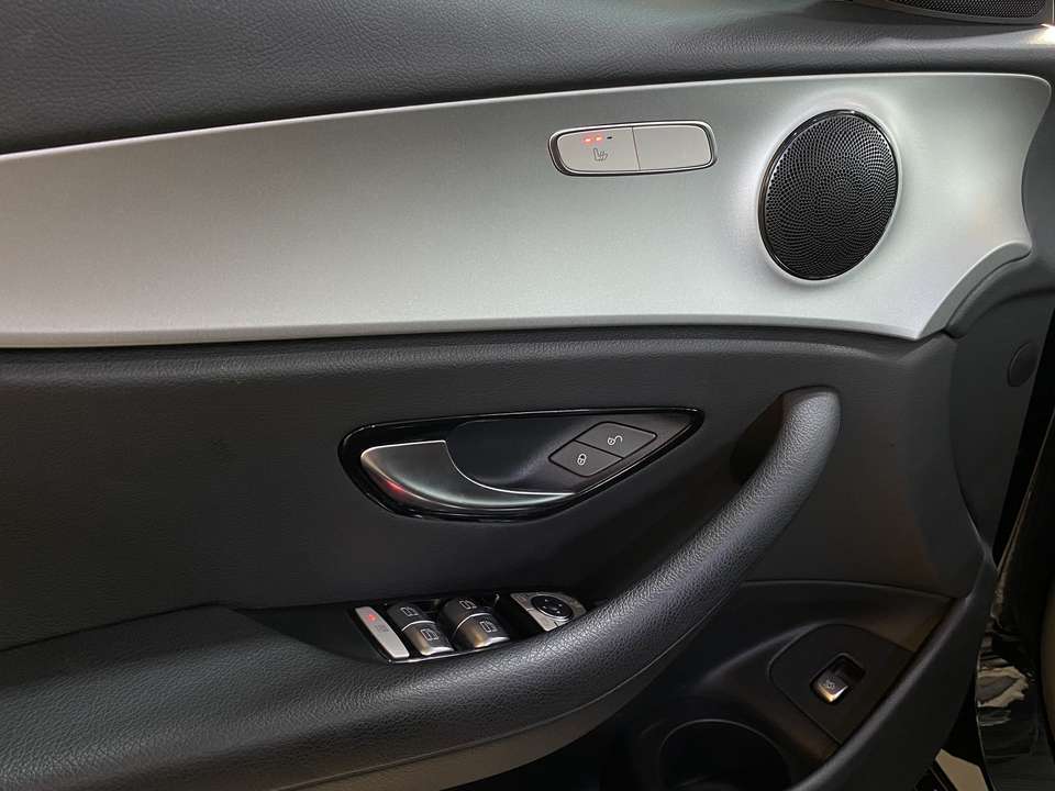 Mercedes-Benz E 300 - Imagem 11