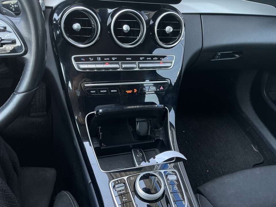 Mercedes-Benz C 200 - Imagem 11