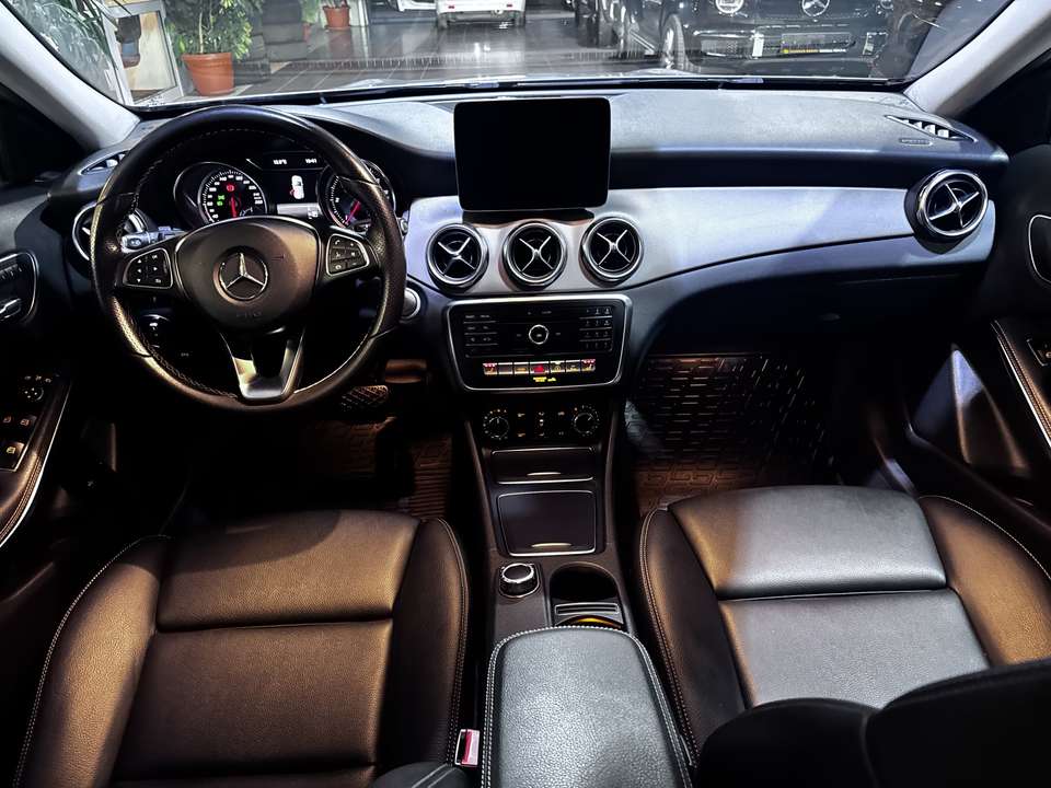 Mercedes-Benz GLA 200 - Imagem 13