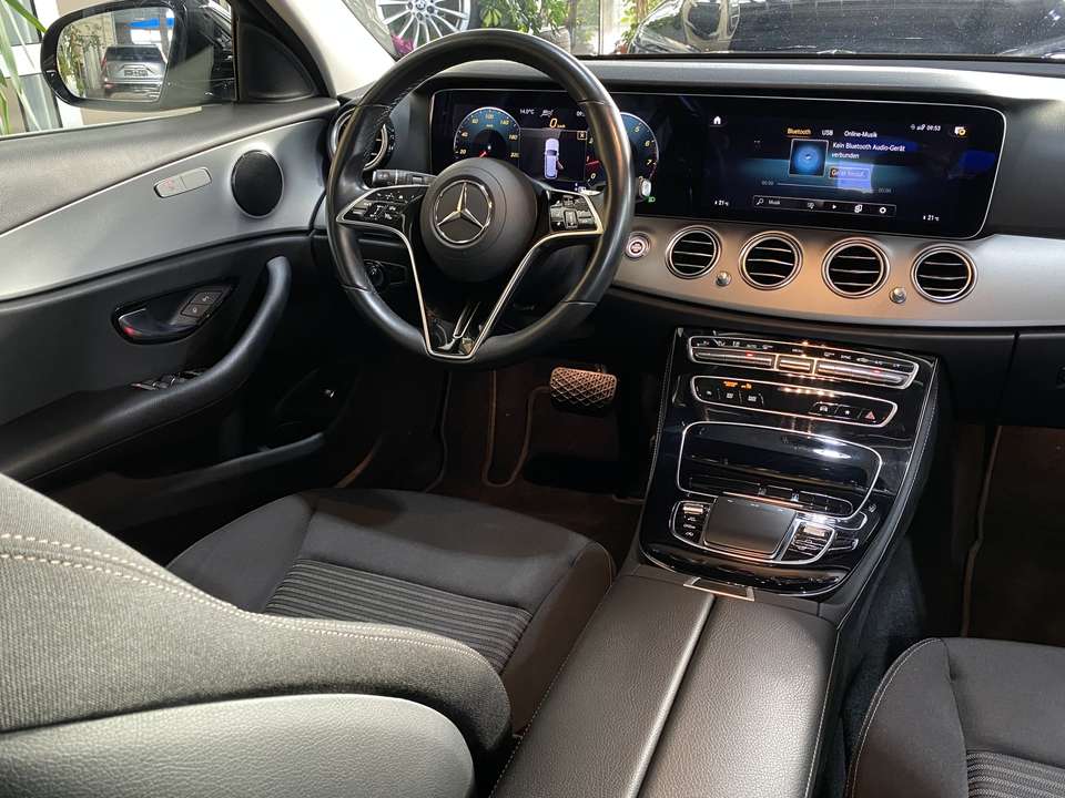 Mercedes-Benz E 300 - Imagem 13