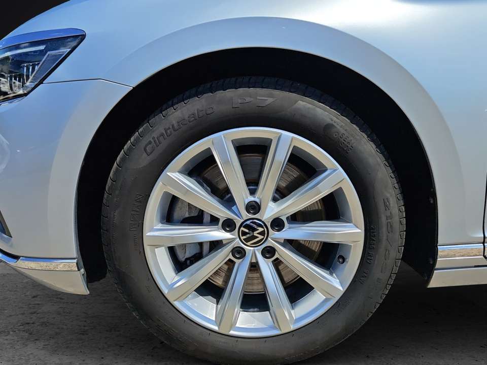 Volkswagen Passat Variant - Imagem 9