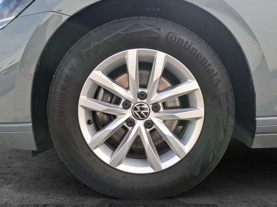 Volkswagen Passat Variant - Imagem 9
