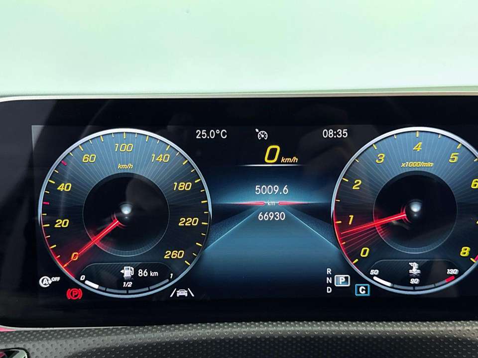 Mercedes-Benz CLA 220 - Imagem 11