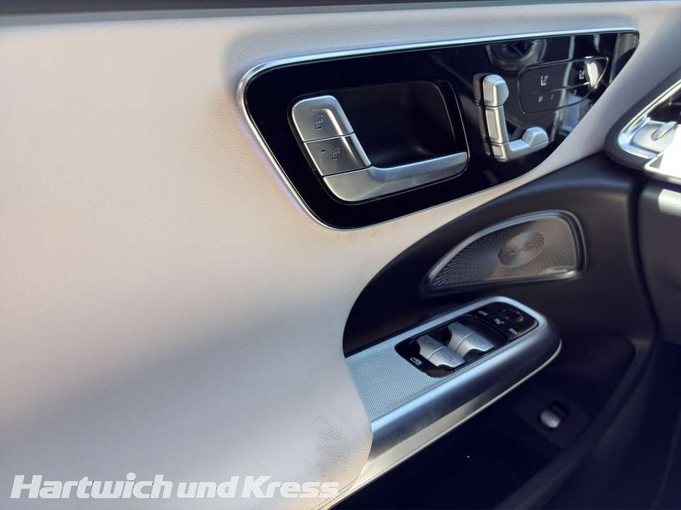 Mercedes-Benz E 200 - Imagem 13