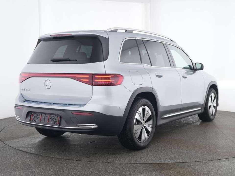 Mercedes-Benz EQB 250 - Imagem 4