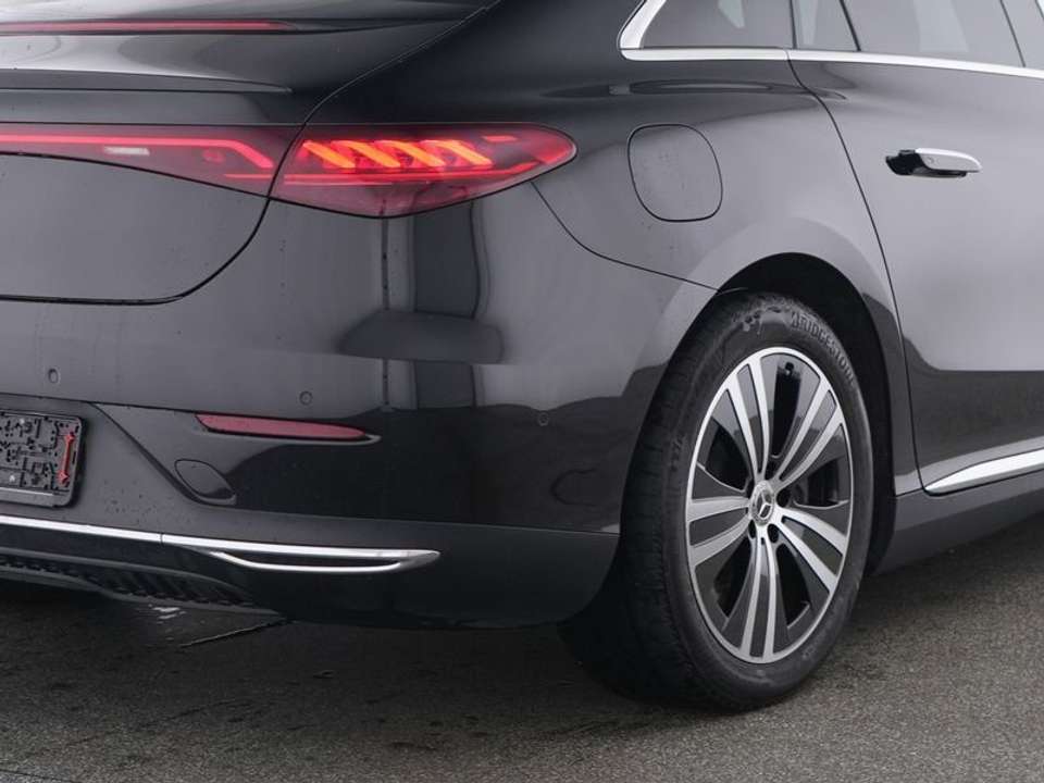 Mercedes-Benz EQE 300 - Imagem 4