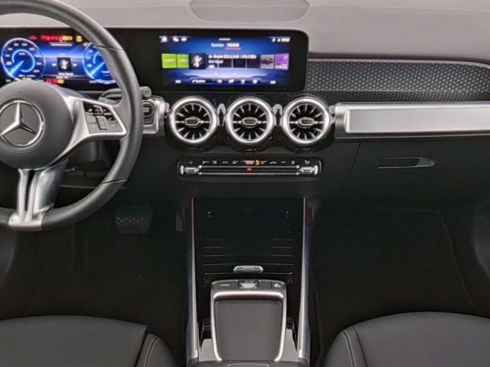 Mercedes-Benz EQB 250 - Imagem 6