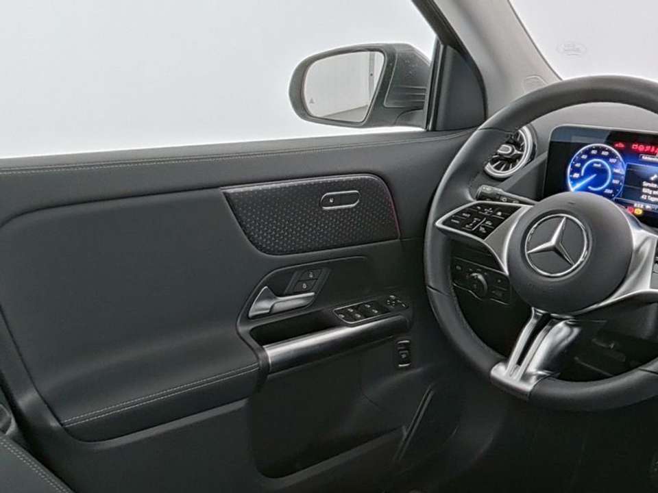Mercedes-Benz EQA - Imagem 5