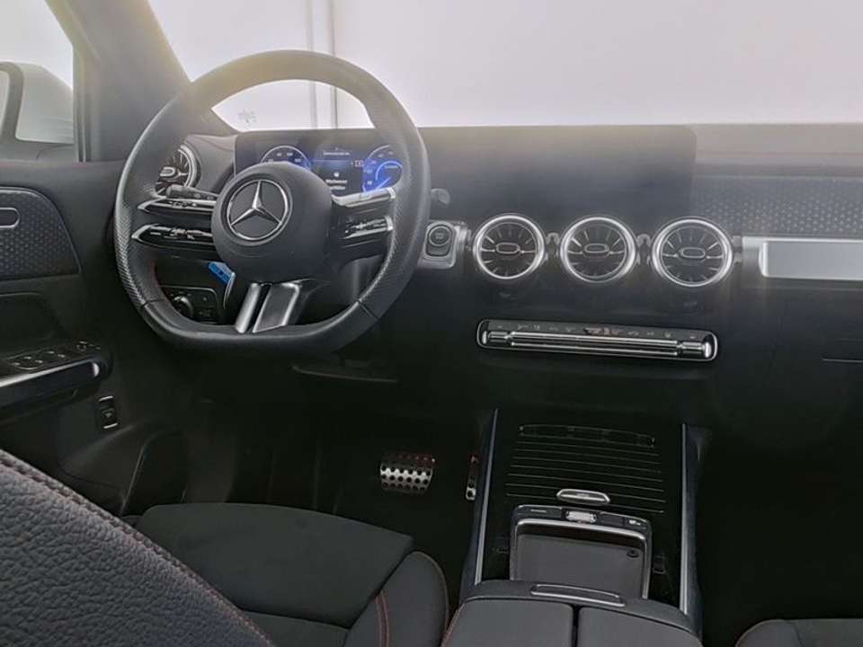 Mercedes-Benz EQB 250 - Imagem 7
