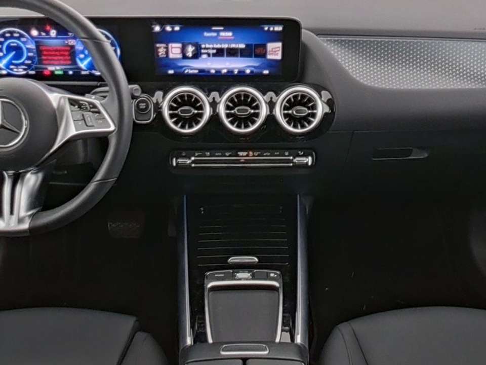 Mercedes-Benz EQA - Imagem 7