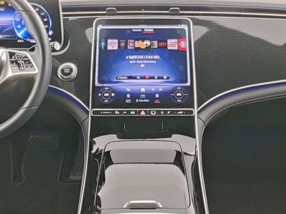 Mercedes-Benz EQE 300 - Imagem 6