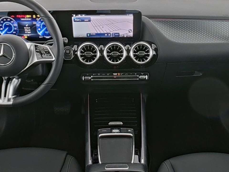 Mercedes-Benz EQA - Imagem 6