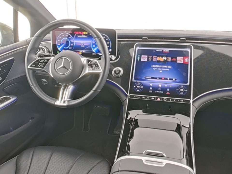Mercedes-Benz EQE 300 - Imagem 7