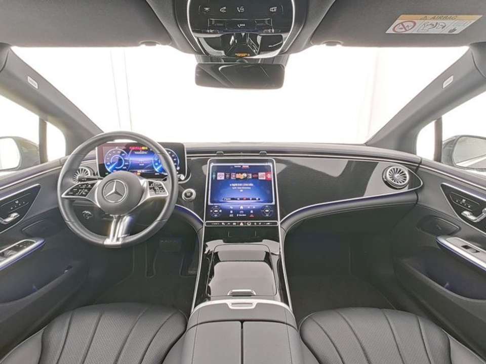 Mercedes-Benz EQE 300 - Imagem 8