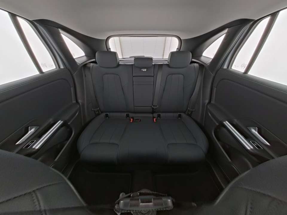 Mercedes-Benz EQA - Imagem 10