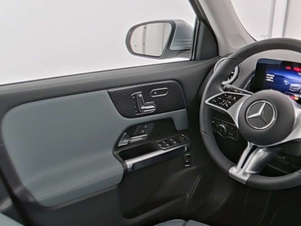Mercedes-Benz EQB 250 - Imagem 10