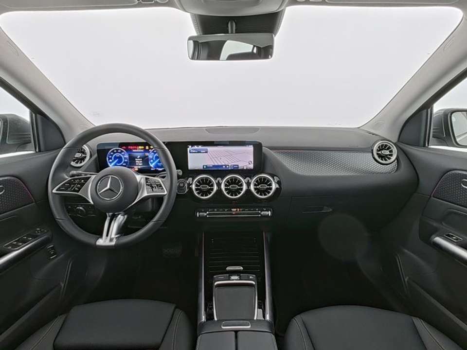 Mercedes-Benz EQA - Imagem 8