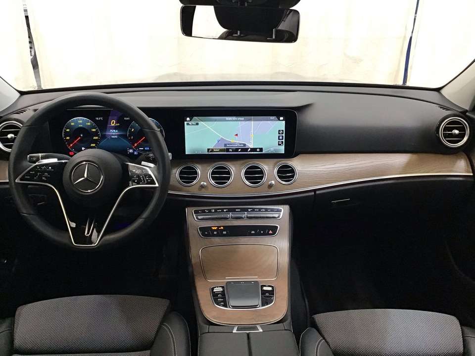 Mercedes-Benz E 200 - Imagem 9