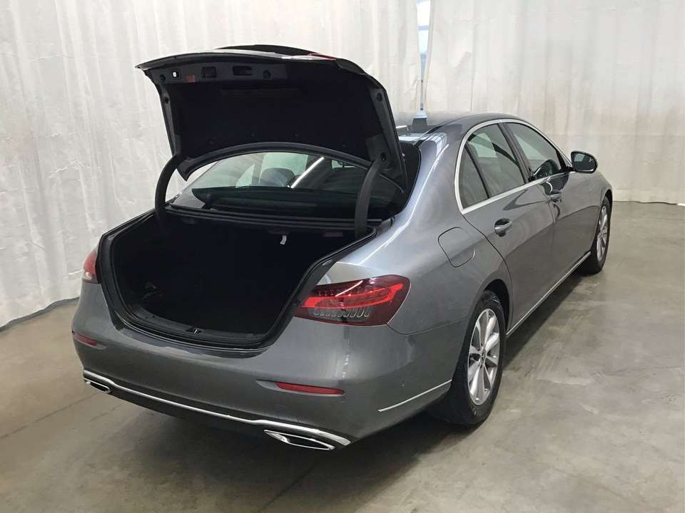 Mercedes-Benz E 200 - Imagem 14