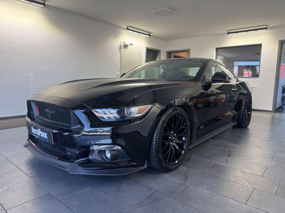 Ford Mustang - Imagem 1