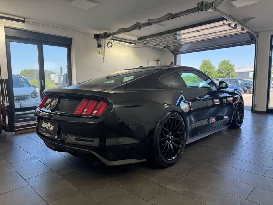 Ford Mustang - Imagem 5