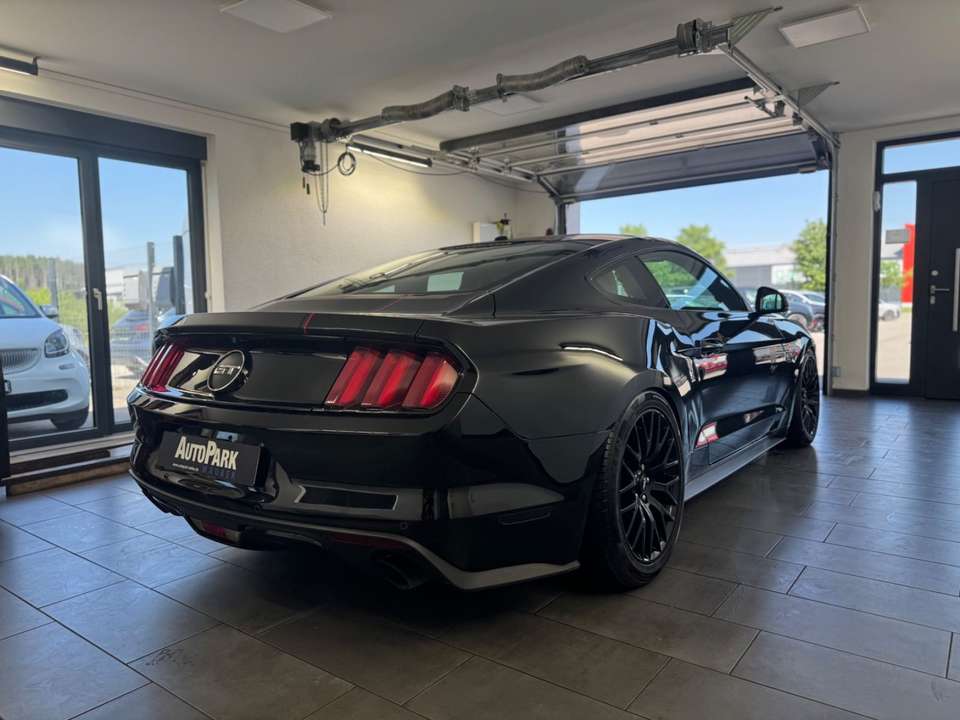 Ford Mustang - Imagem 6