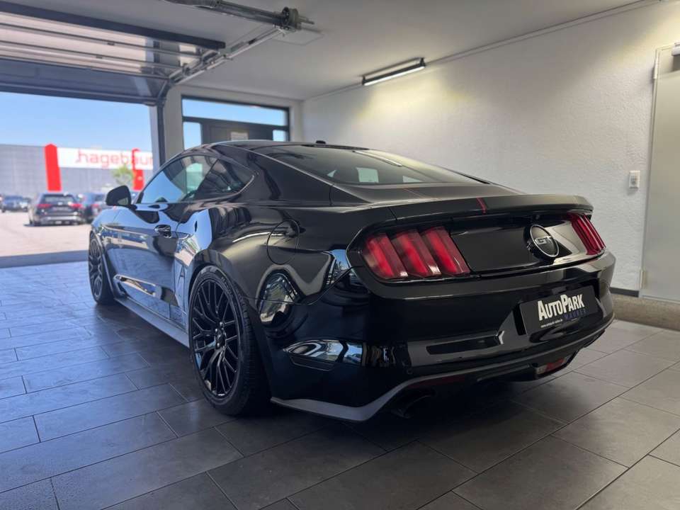 Ford Mustang - Imagem 8