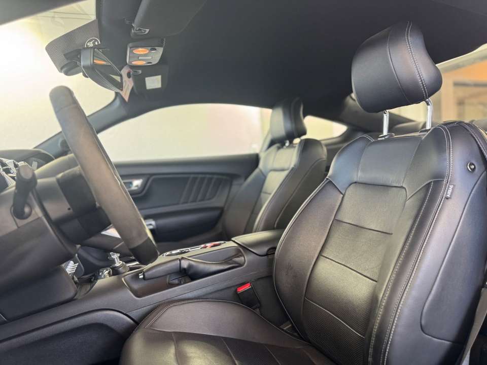 Ford Mustang - Imagem 10