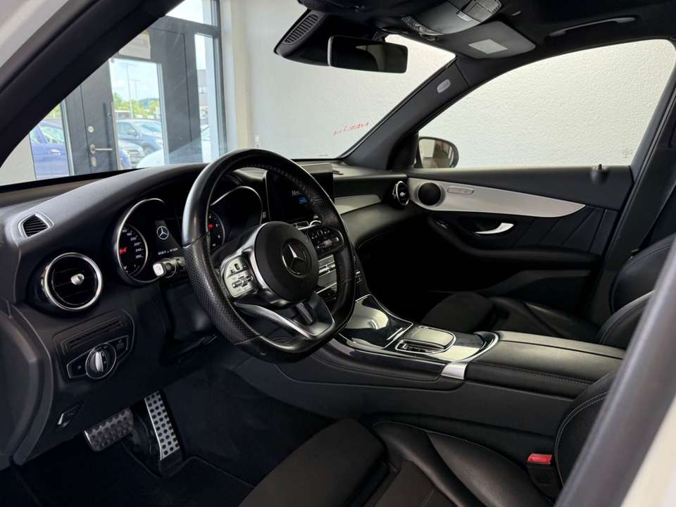 Mercedes-Benz GLC 220 - Imagem 12