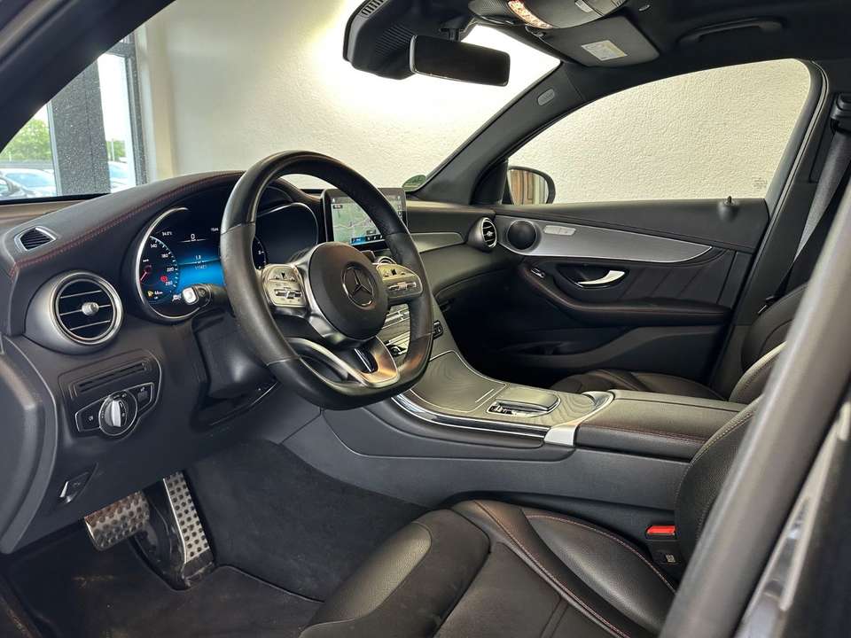 Mercedes-Benz GLC 300 - Imagem 12