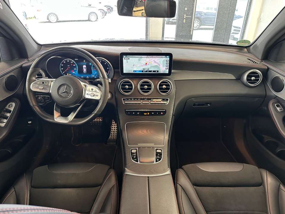 Mercedes-Benz GLC 300 - Imagem 13