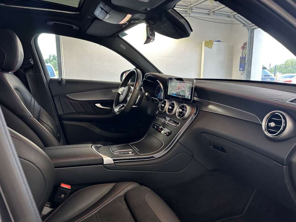 Mercedes-Benz GLC 300 - Imagem 14