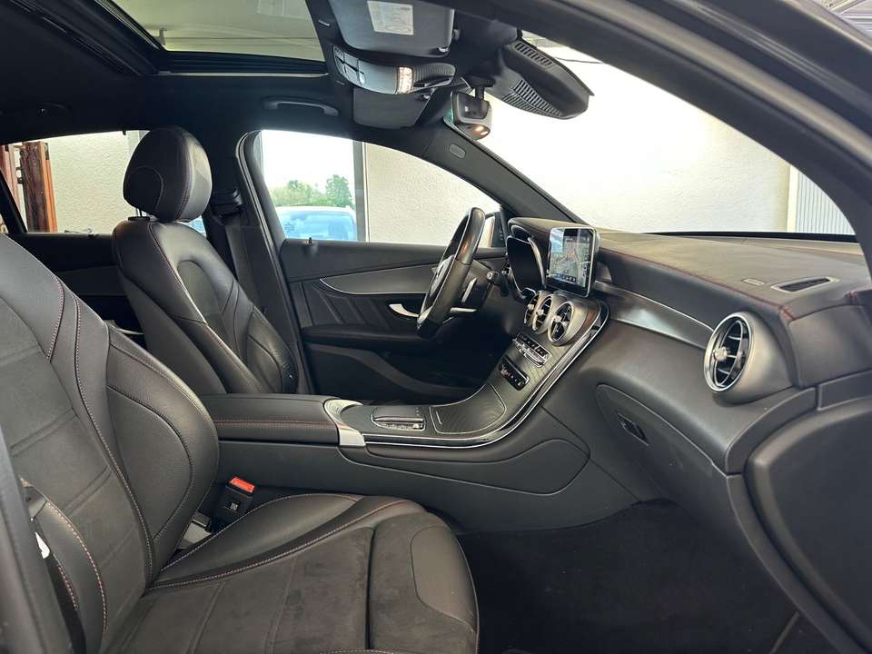Mercedes-Benz GLC 300 - Imagem 15