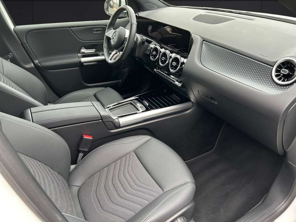 Mercedes-Benz B 180 - Imagem 6