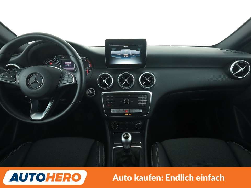 Mercedes-Benz A 180 - Imagem 12