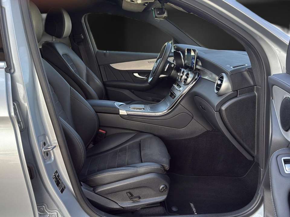 Mercedes-Benz GLC 300 - Imagem 14
