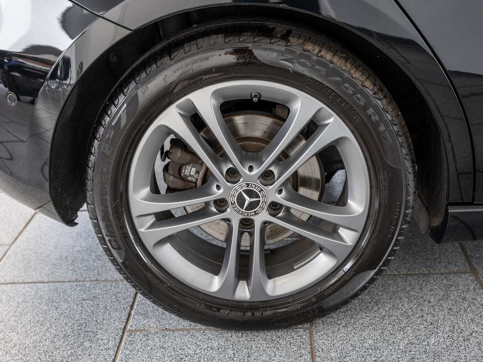 Mercedes-Benz A 220 - Imagem 10