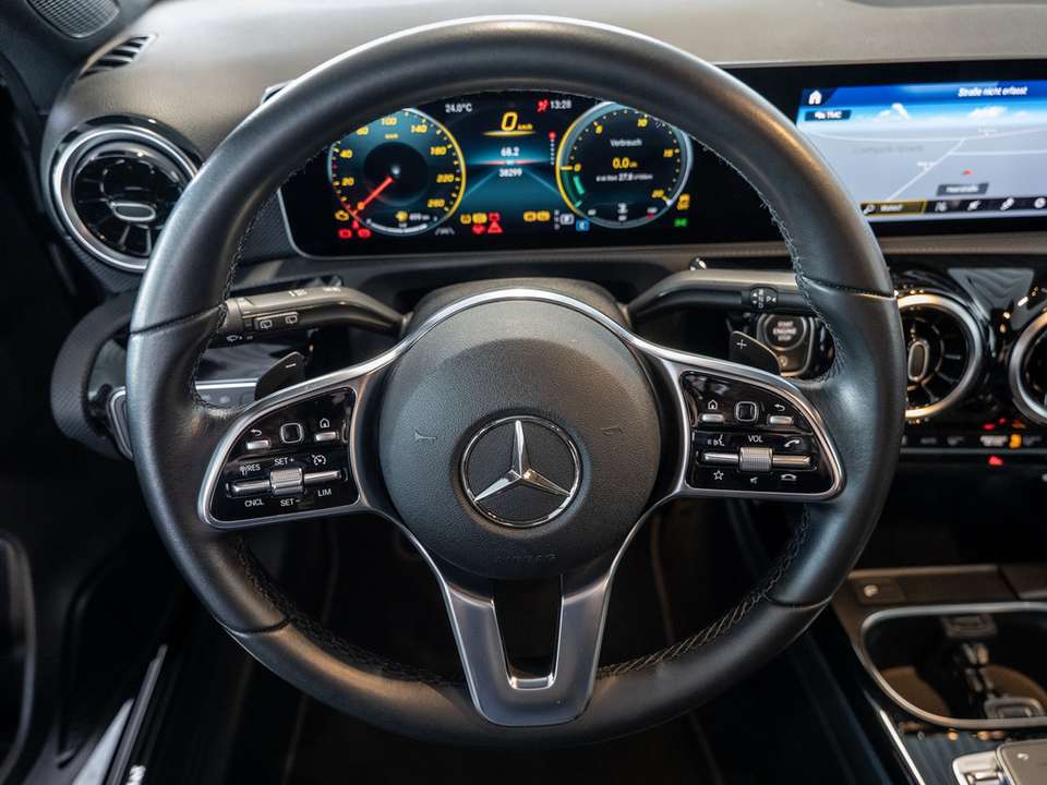 Mercedes-Benz A 220 - Imagem 11