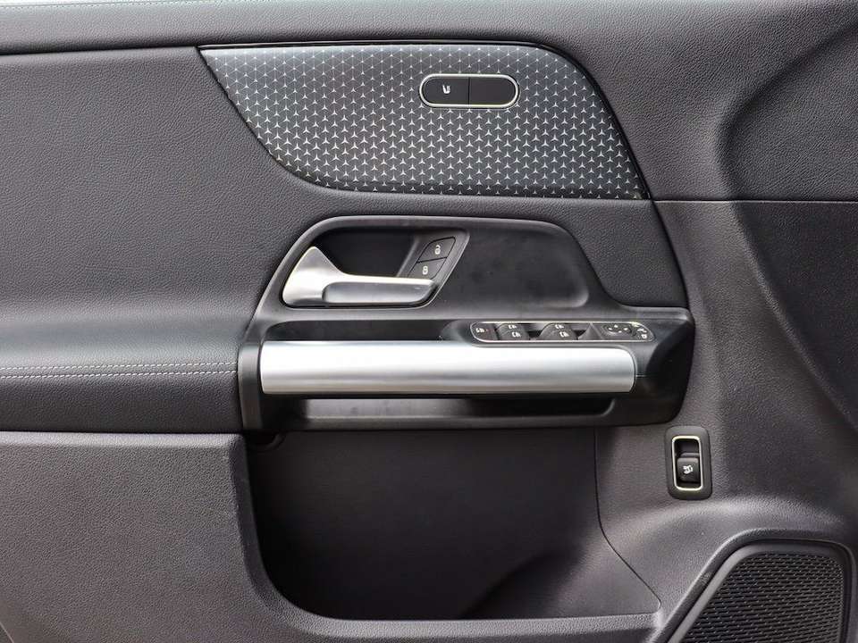 Mercedes-Benz GLA 200 - Imagem 12