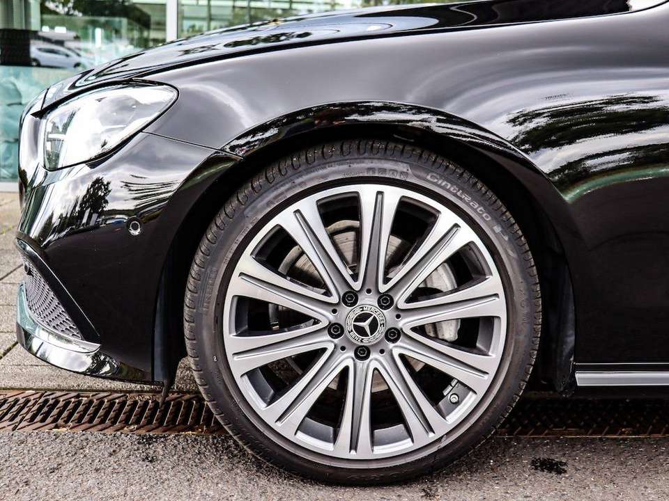 Mercedes-Benz E 200 - Imagem 11