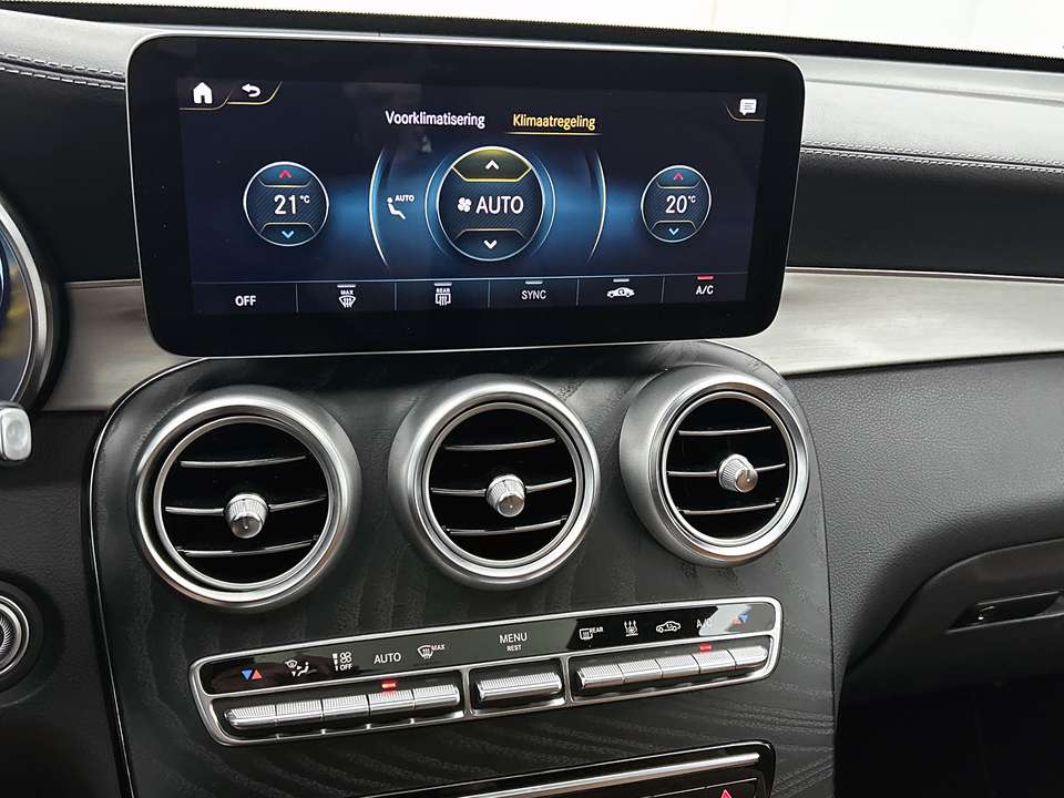 Mercedes-Benz GLC 300 - Imagem 11