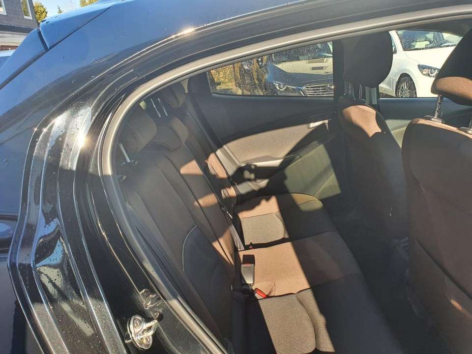 Mazda 2 - Imagem 11