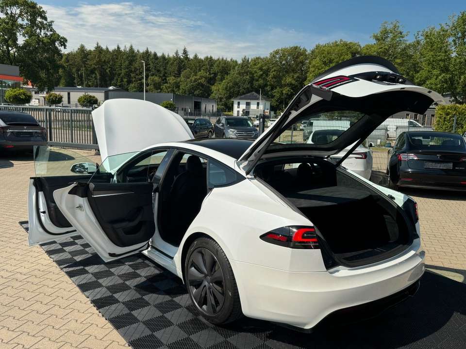Tesla Model S - Imagem 8