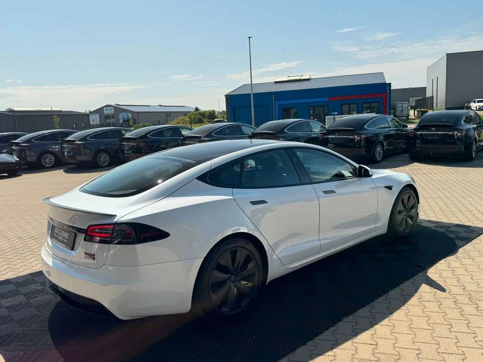 Tesla Model S - Imagem 12