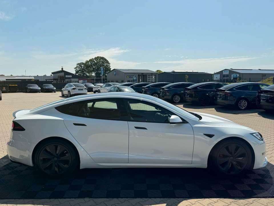 Tesla Model S - Imagem 13