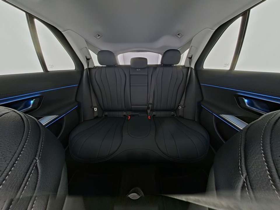 Mercedes-Benz E 300 - Imagem 9