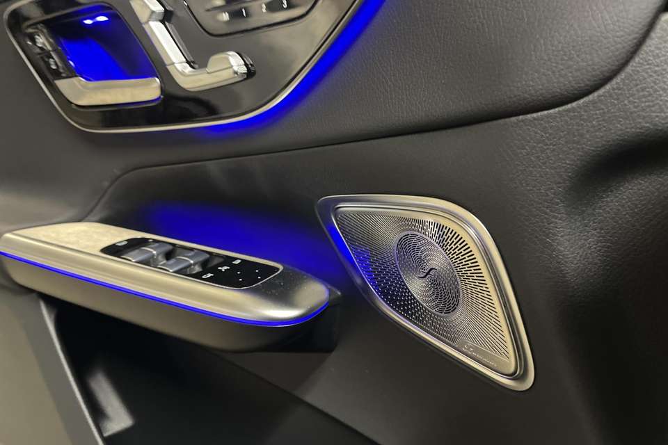 Mercedes-Benz GLC 300 - Imagem 15